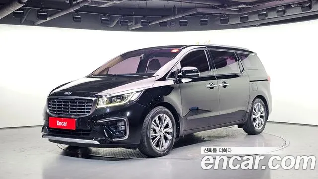 Kia Canival 2020 — photo 1