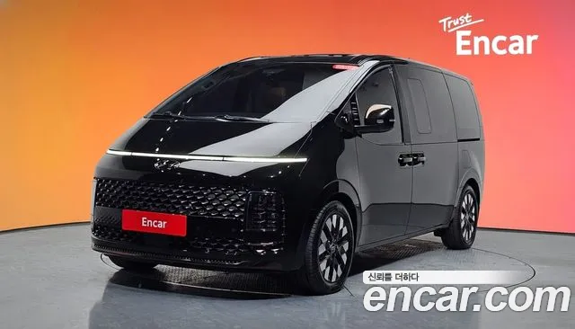 Hyundai Staria 2022 — photo 1