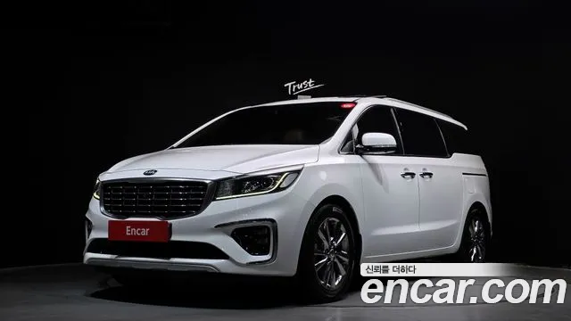 Kia Canival 2019 — photo 1
