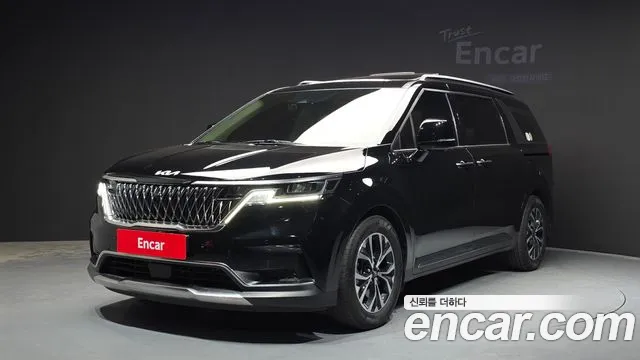 Kia Canival 2023 — photo 1