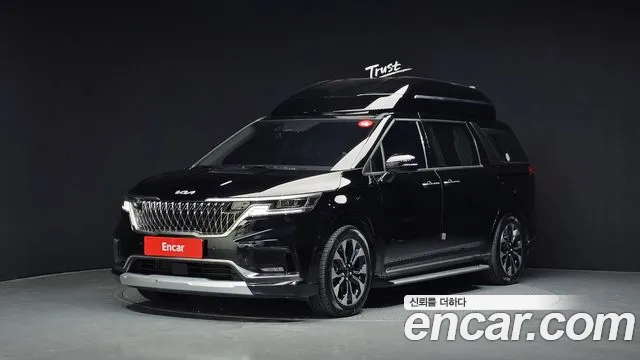 Kia Canival 2023 — photo 1