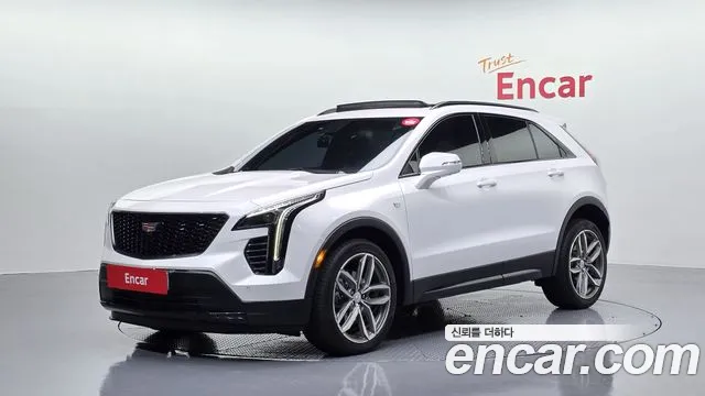 Cadillac XT4 2023 — photo 1