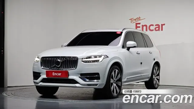 Volvo XC90 2023 — photo 1
