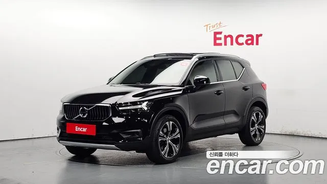 Volvo XC40 2022 — photo 1