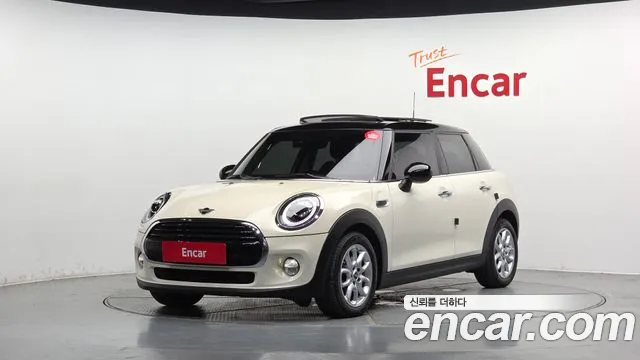 Mini Cooper 2019 — photo 1