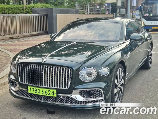 Bentley Flying Spur 2024 — photo 1