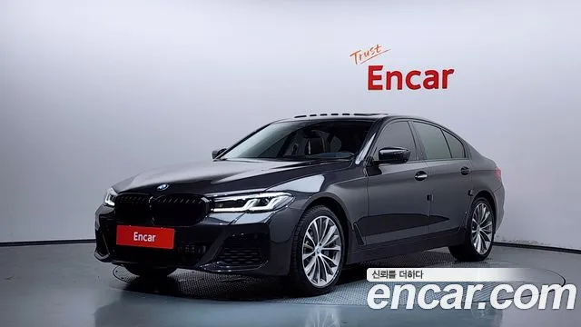 BMW 5-Series 2018 — photo 1