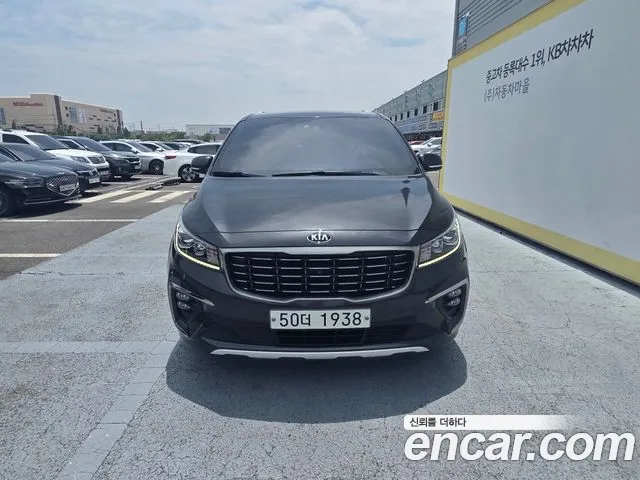Kia Canival 2019 — photo 1