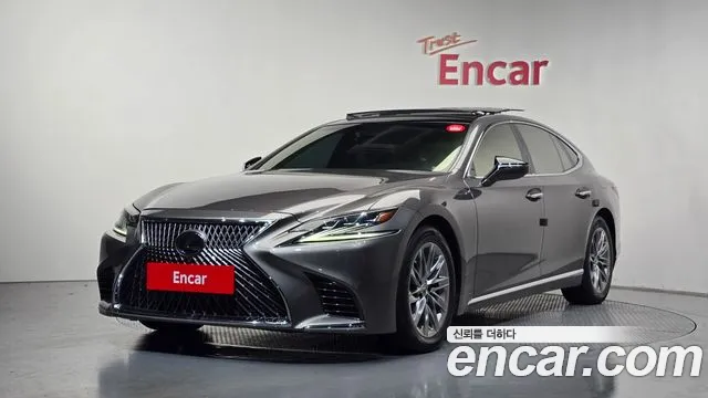 Lexus LS 2018 — photo 1