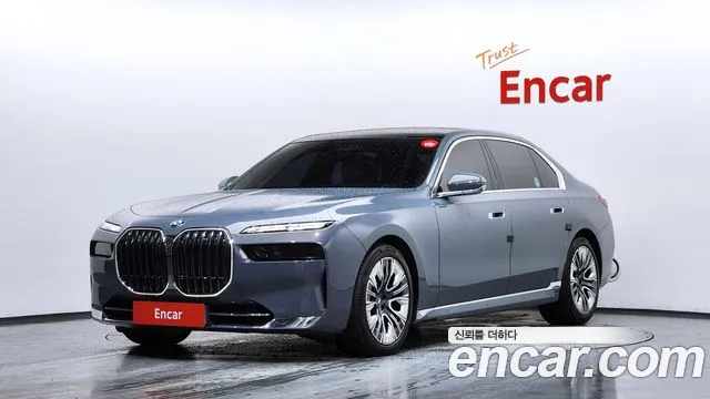 BMW 7-Series 2023 — photo 1