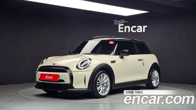 Mini Cooper 2022 — photo 1