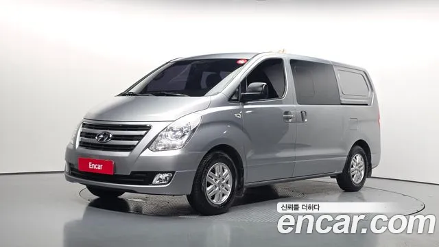 Hyundai Starex 2017 — photo 1
