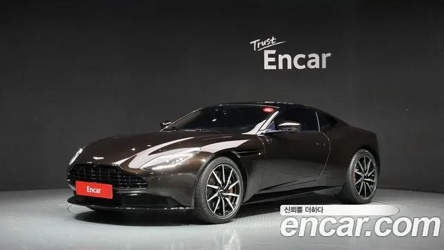 Aston Martin DB11 2020 — photo 1