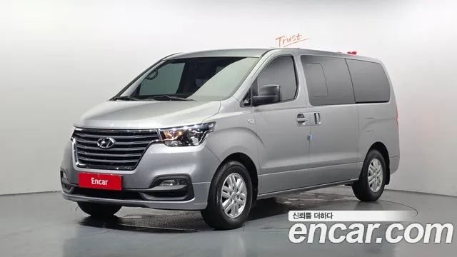 Hyundai Starex 2018 — photo 1