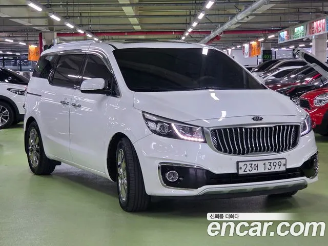 Kia Canival 2016 — photo 1