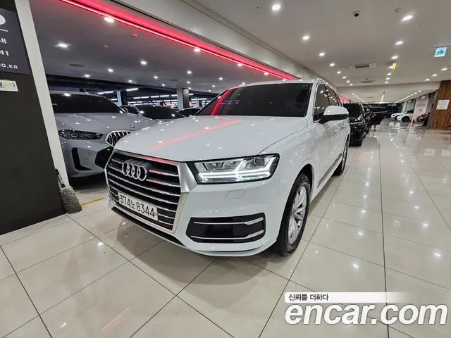 Audi Q7 2019 — photo 1