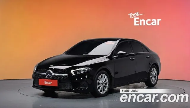 Mercedes-Benz A-Class 2020 — photo 1