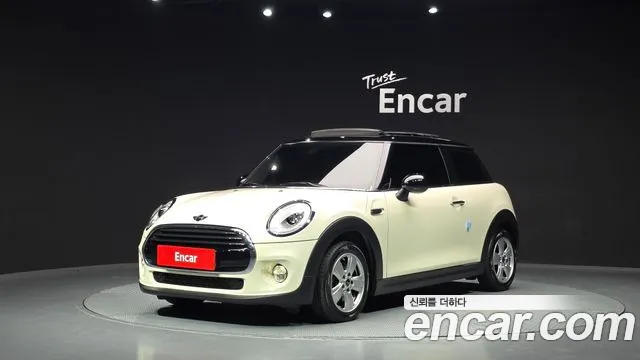 Mini Cooper 2018 — photo 1