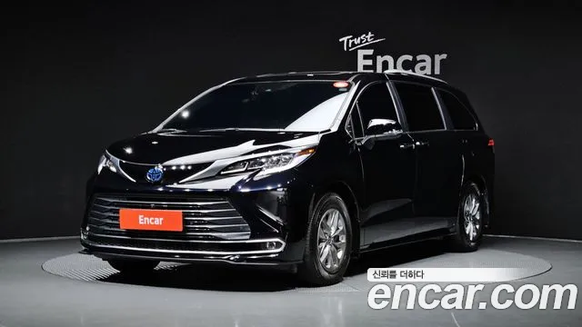 Toyota Sienna 2024 — photo 1
