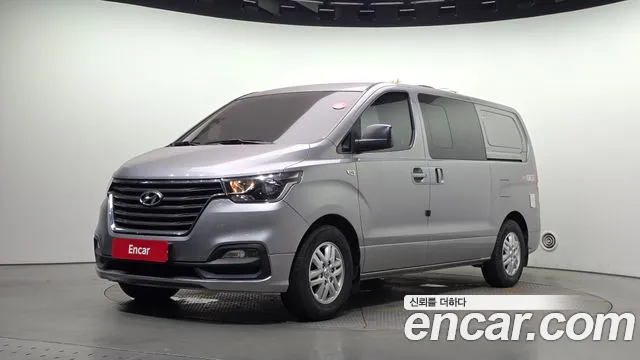Hyundai Starex 2019 — photo 1