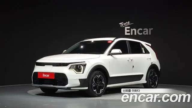 Kia Niro 2023 — photo 1