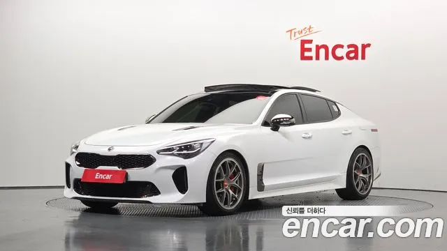 Kia Stinger 2018 — photo 1