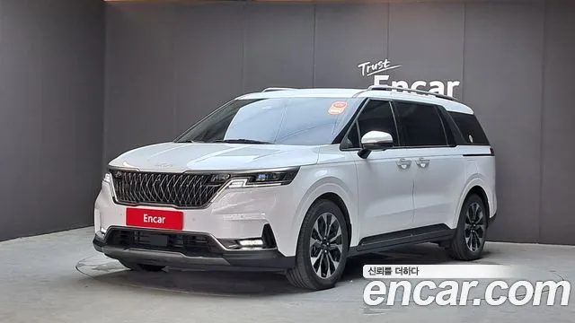 Kia Canival 2023 — photo 1