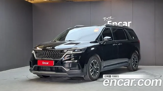 Kia Canival 2023 — photo 1