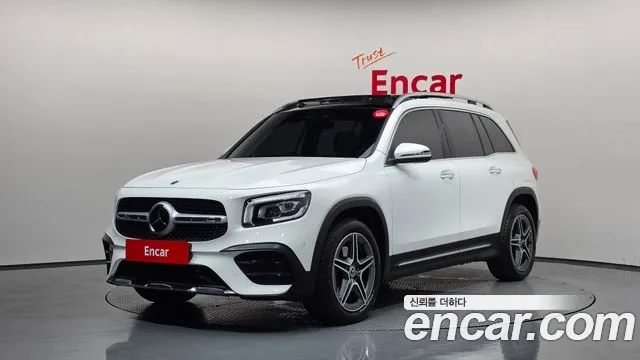 Mercedes-Benz GLB-Class 2023 — photo 1