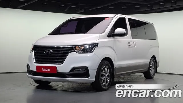Hyundai Starex 2019 — photo 1