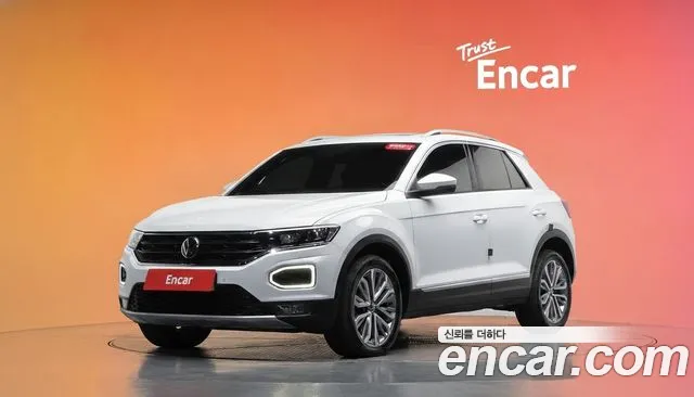 Volkswagen T-Roc 2021 — photo 1