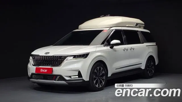 Kia Canival 2023 — photo 1