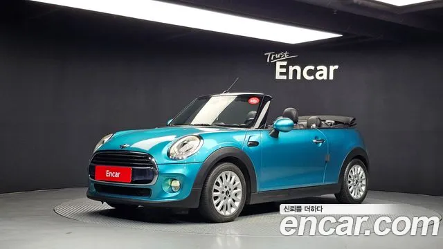 Mini Cooper Convertible 2016 — photo 1