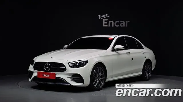 Mercedes-Benz E-Class 2023 — photo 1