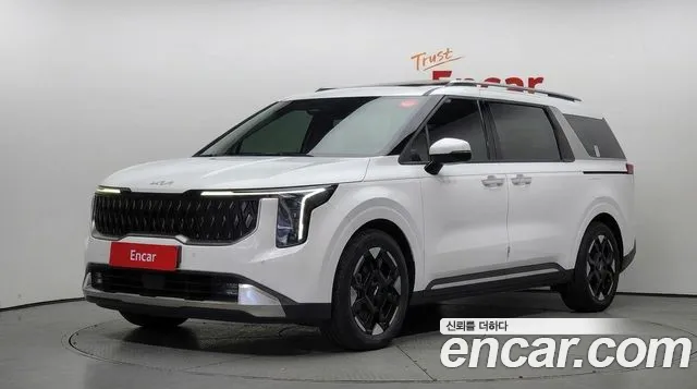 Kia Canival 2025 — photo 1