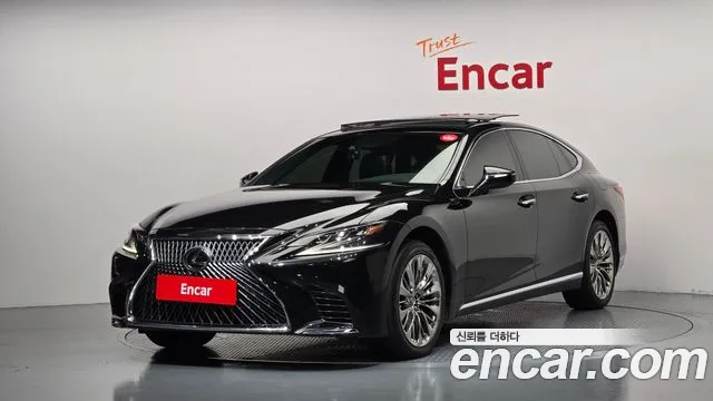 Lexus LS 2019 — photo 1