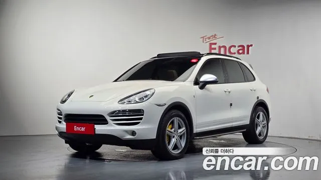 Porsche Cayenne 2011 — photo 1