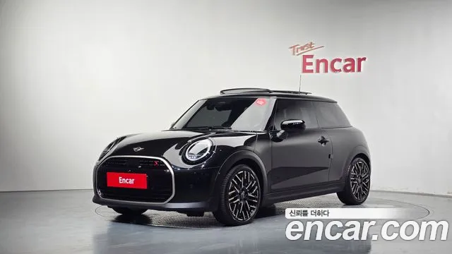 Mini Cooper 2025 — photo 1