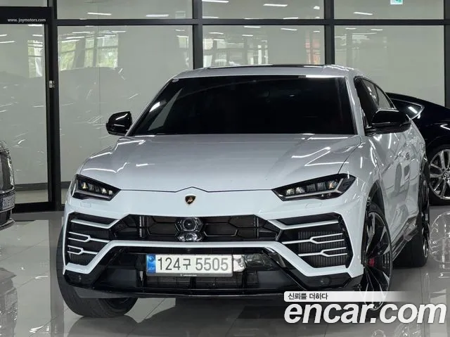 Lamborghini Urus 2021 — photo 1