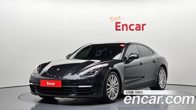 Porsche Panamera 2018 — photo 1