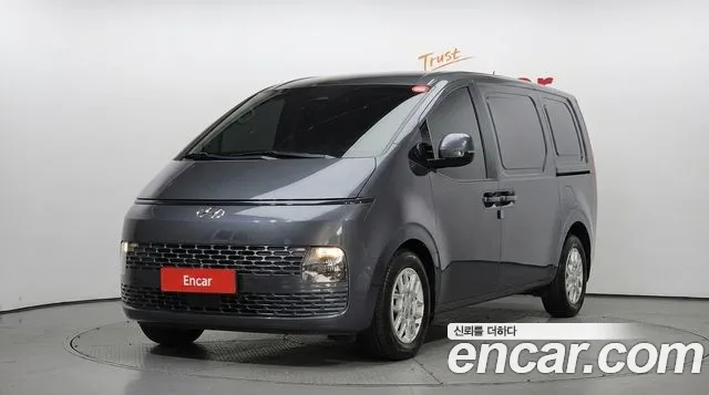 Hyundai Staria 2023 — photo 1