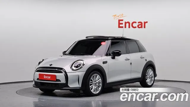 Mini Cooper 2022 — photo 1