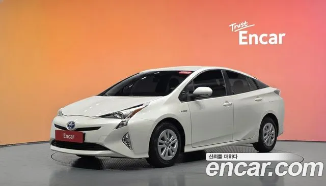 Toyota Prius 2016 — photo 1