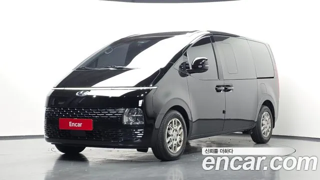 Hyundai Staria 2022 — photo 1