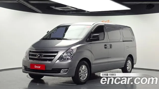 Hyundai Starex 2018 — photo 1