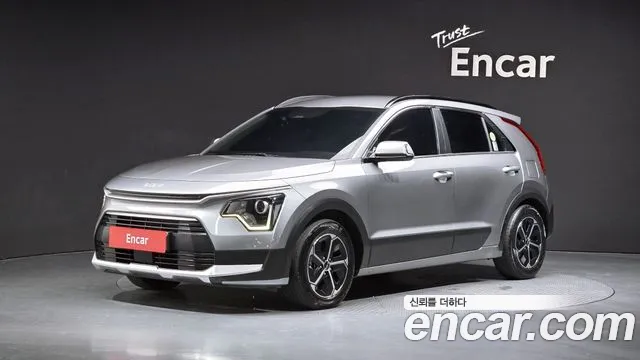 Kia Niro 2023 — photo 1