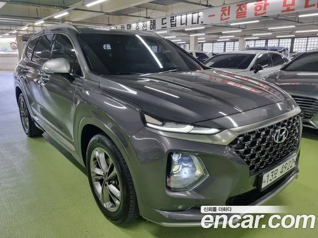 Hyundai Santafe 2019 — photo 1