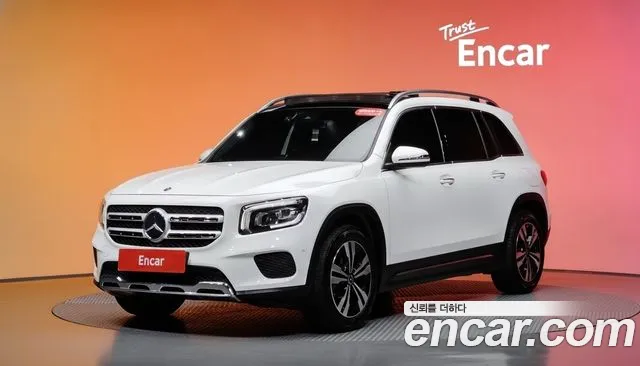 Mercedes-Benz GLB-Class 2021 — photo 1
