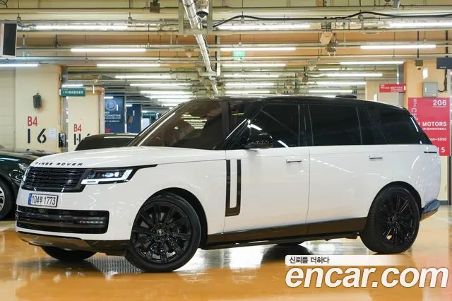 Land Rover Range Rover 2023 — photo 1