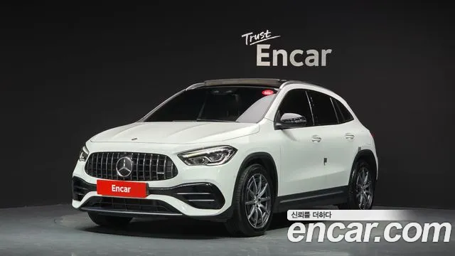 Mercedes-Benz GLA-Class 2021 — photo 1